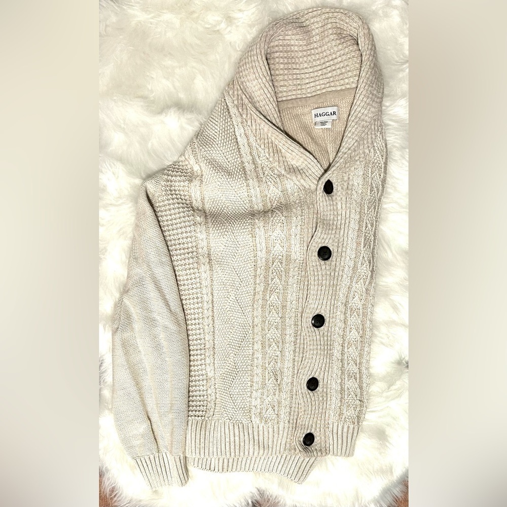 HAGGAR CARDIGAN SWEATER | CREAM | BROWN BUTTONS - Picture 6 of 7